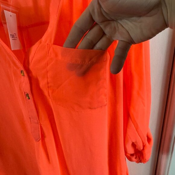 Rue 21 salmon pink roll tab sleeve v-neck blouse size medium. - Picture 6 of 7